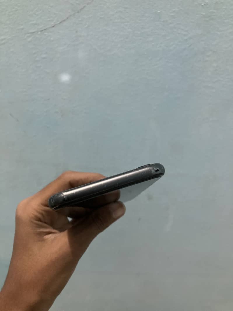 Apple iPhone X 4