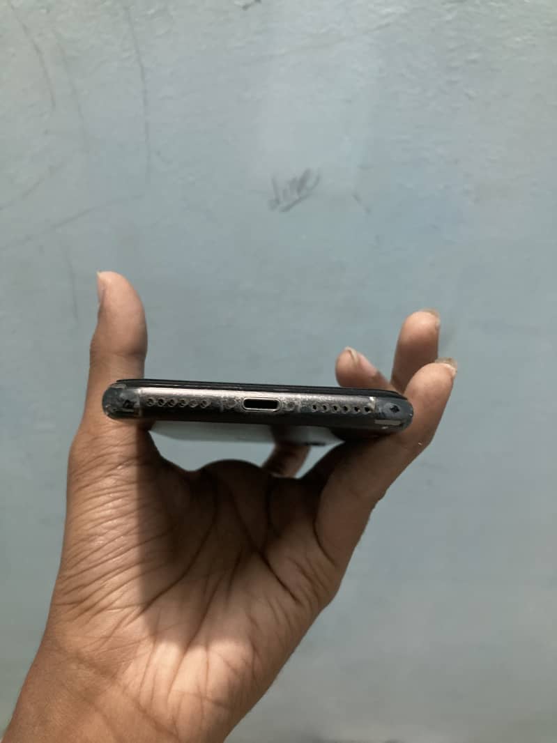 Apple iPhone X 5