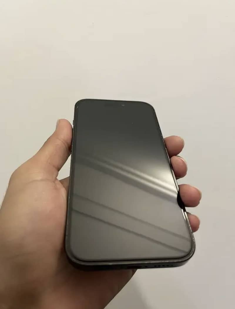 Apple iPhone 14 Pro 2