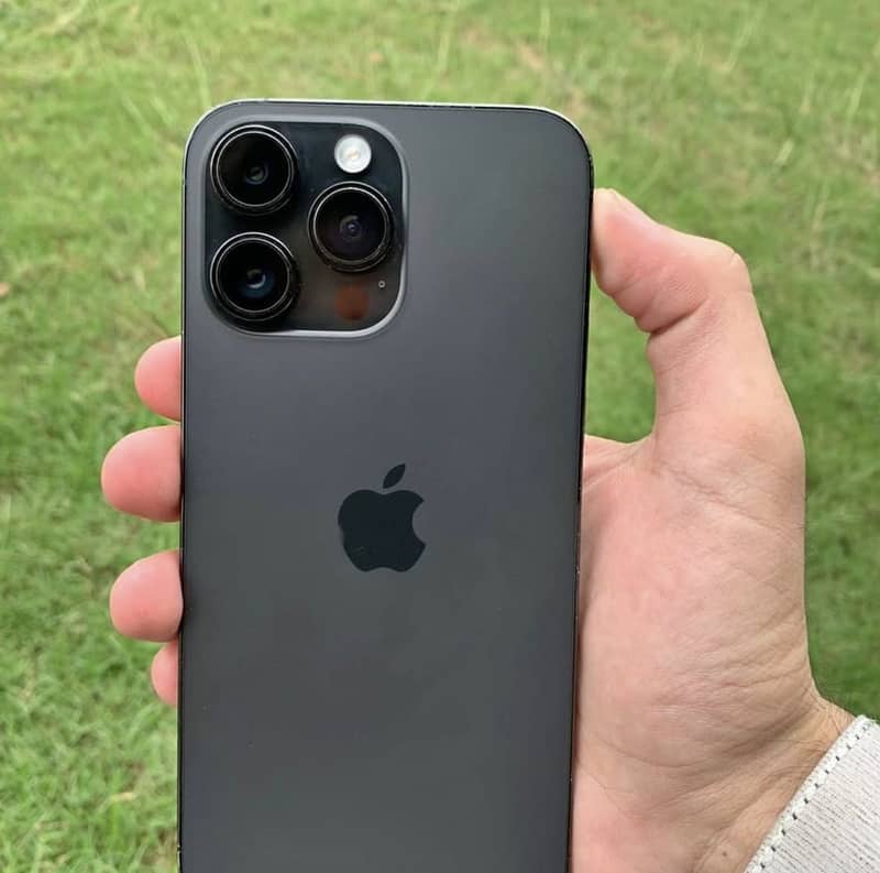 Apple iPhone 14 Pro Max 1