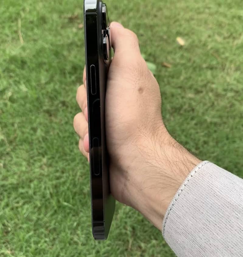 Apple iPhone 14 Pro Max 2