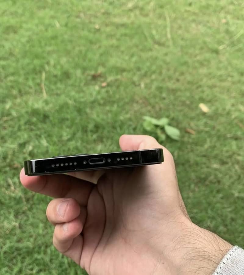 Apple iPhone 14 Pro Max 3