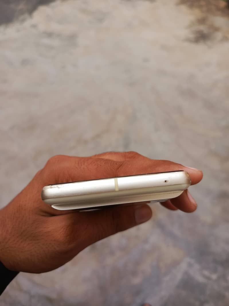 Google Pixel 7 4