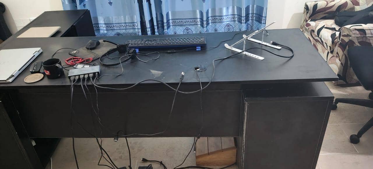 Office Table 0
