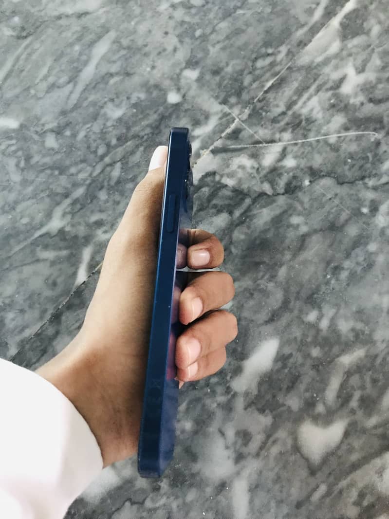 Apple iPhone 12 3