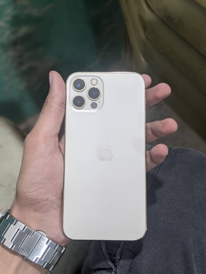 Apple iPhone 12 Pro 4