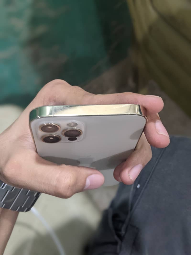 Apple iPhone 12 Pro 9