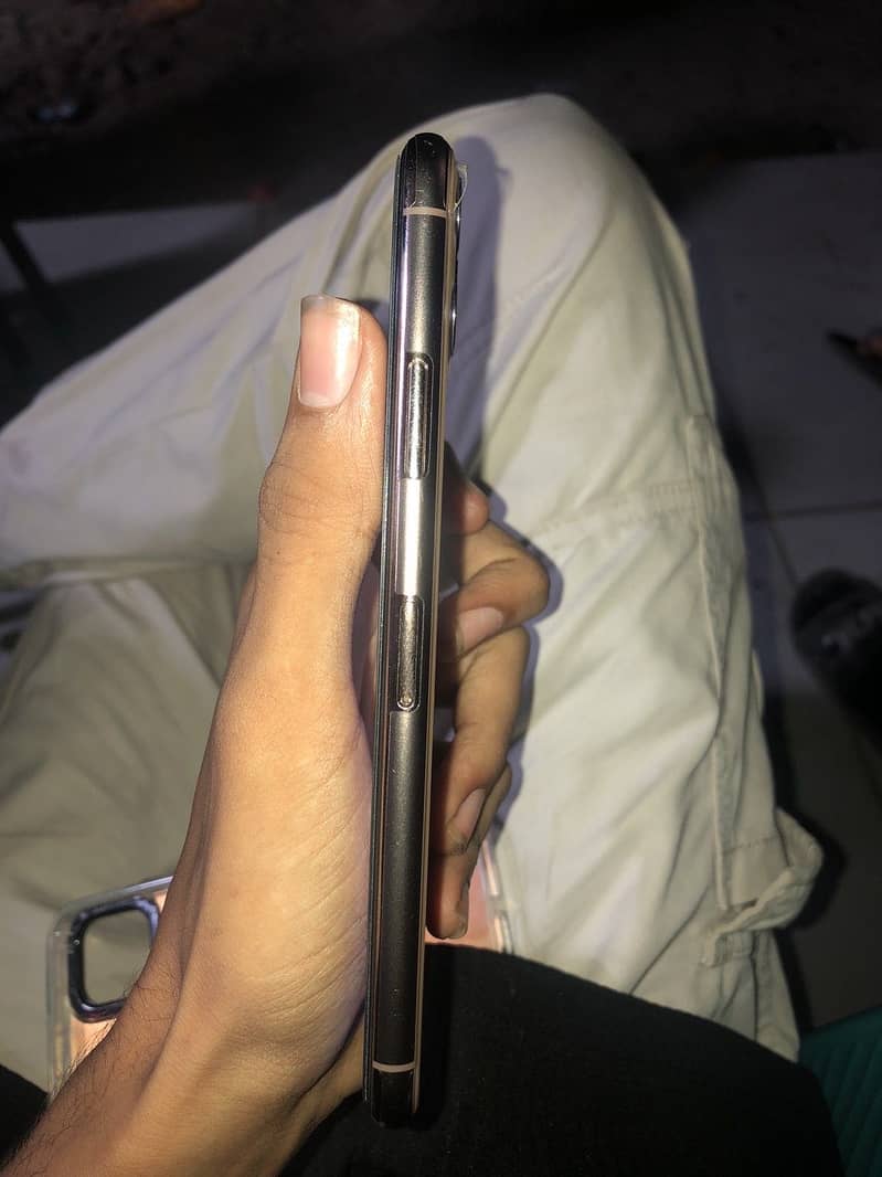 Apple iPhone 11 Pro Max 3