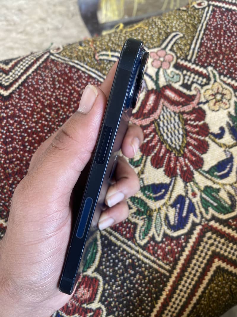 Apple iPhone 14 jv 1