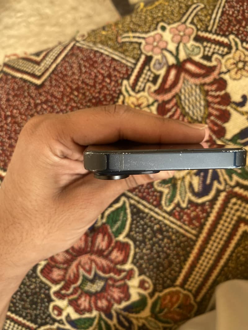 Apple iPhone 14 jv 4
