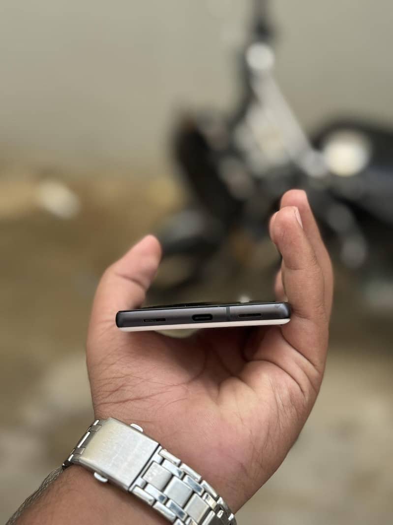 Google Pixel 7a 4