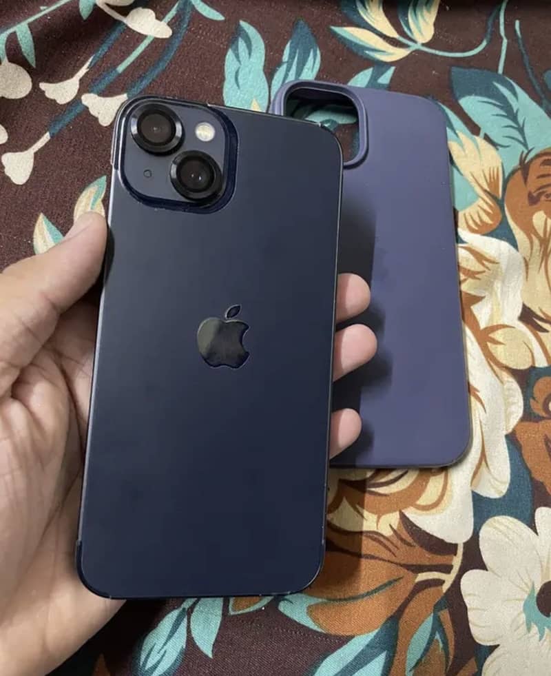 Apple iPhone 13 4