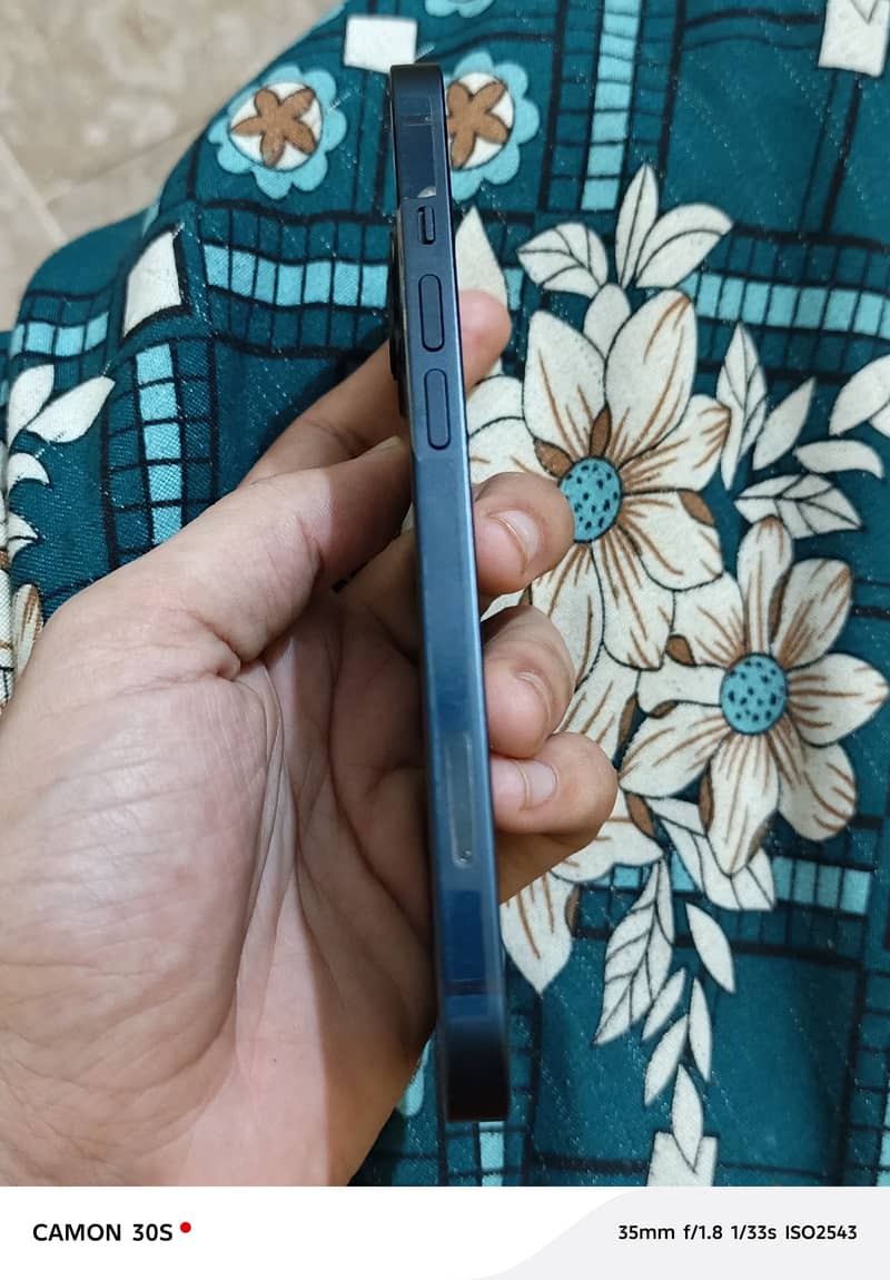 Apple iPhone 13 1