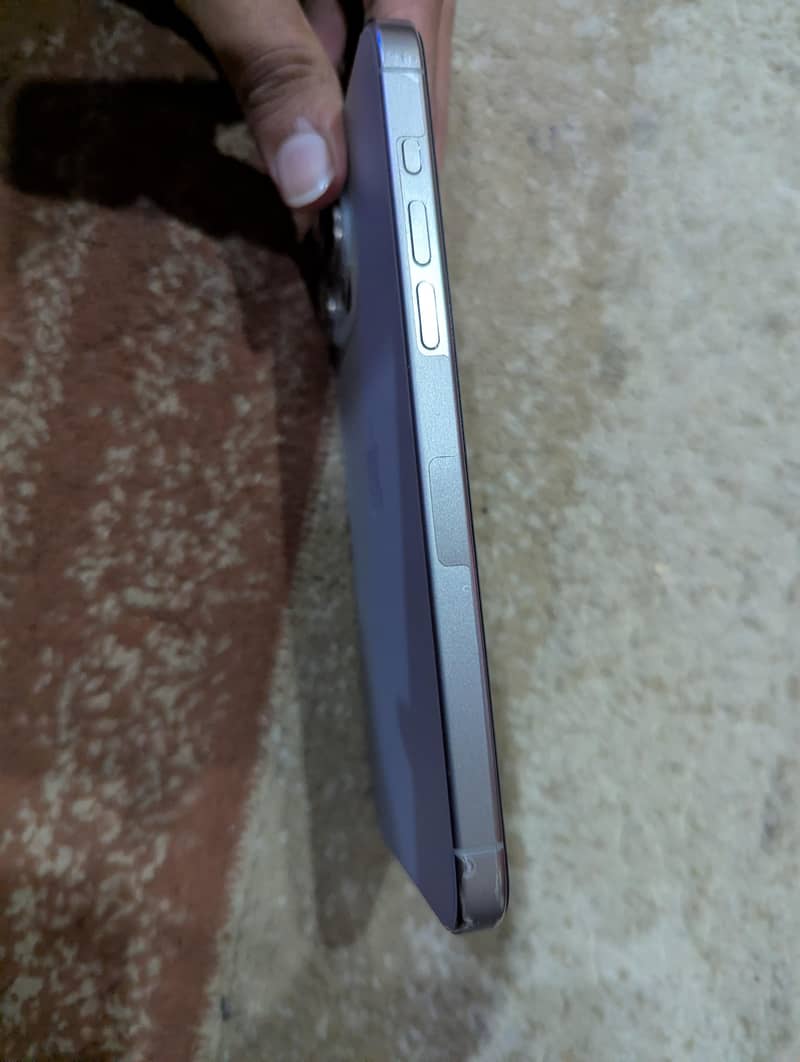 Apple iPhone 15 Pro Max 3