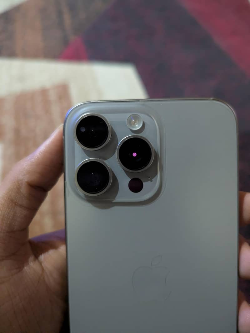 Apple iPhone 15 Pro Max 7
