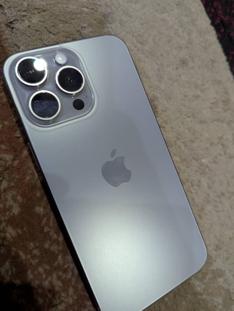 Apple iPhone 15 Pro Max 8