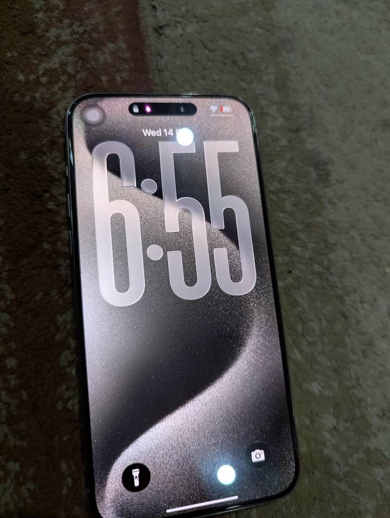 Apple iPhone 15 Pro Max 9