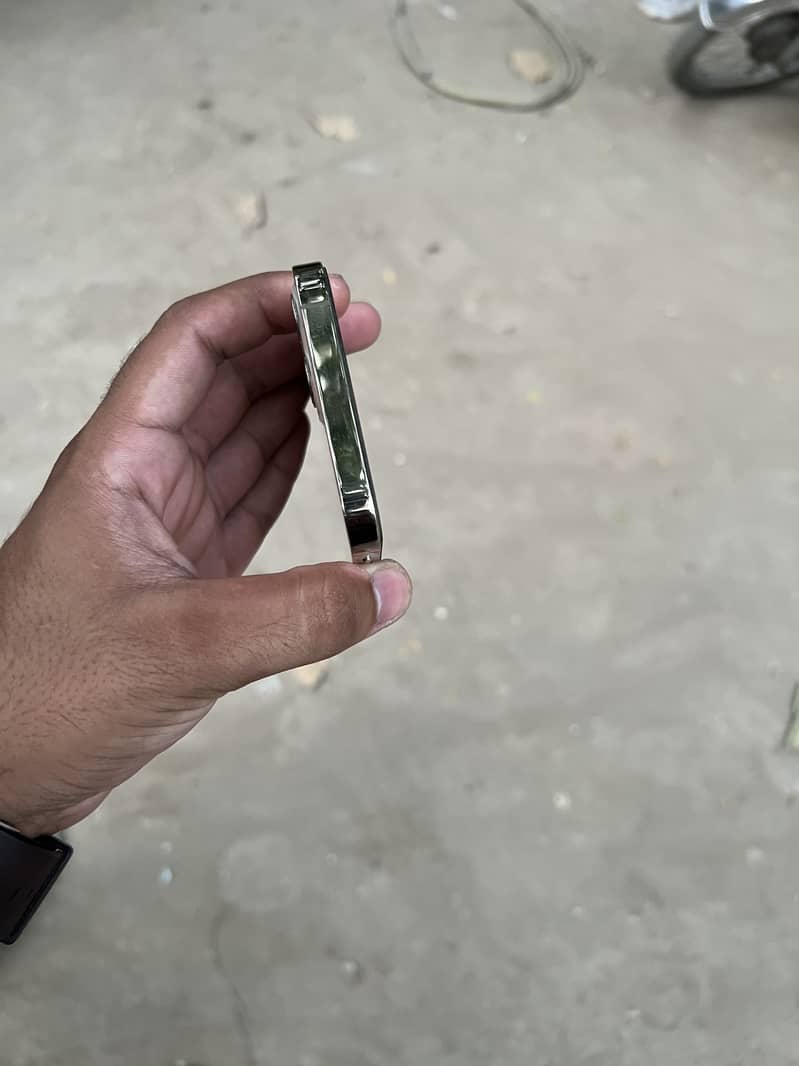 Apple iPhone 12 Pro 5