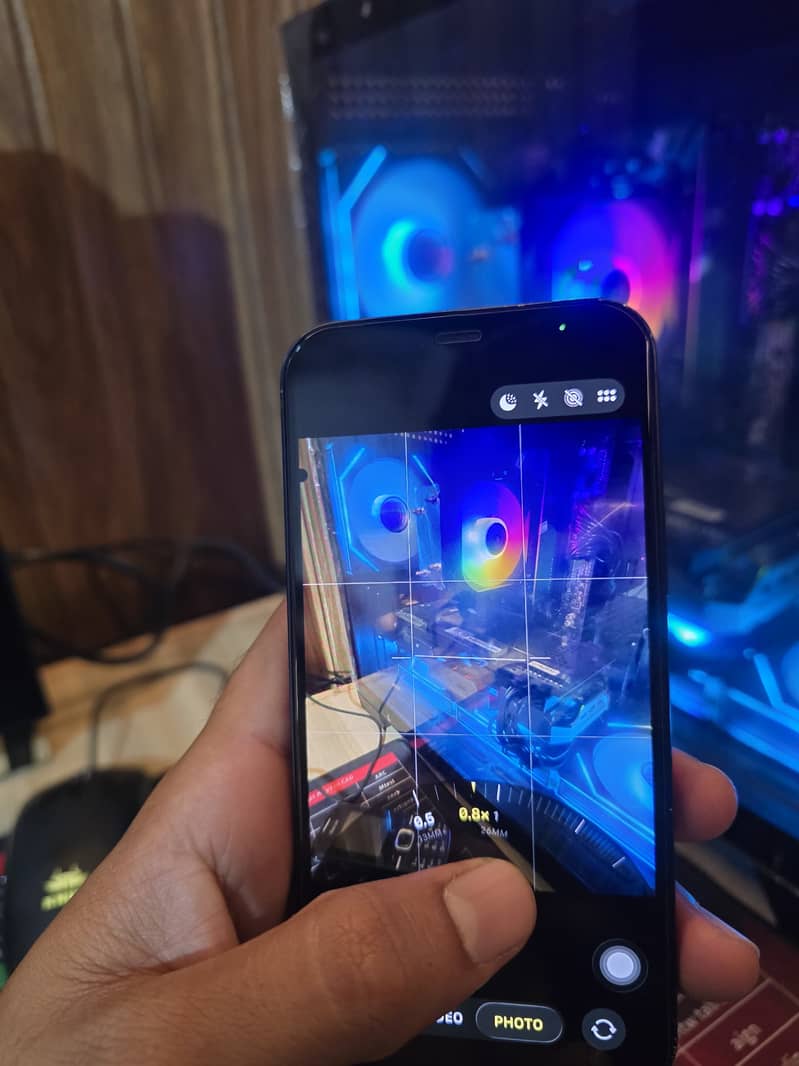 Apple iPhone 12 6