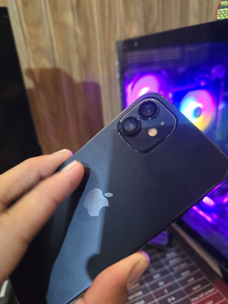 Apple iPhone 12 7