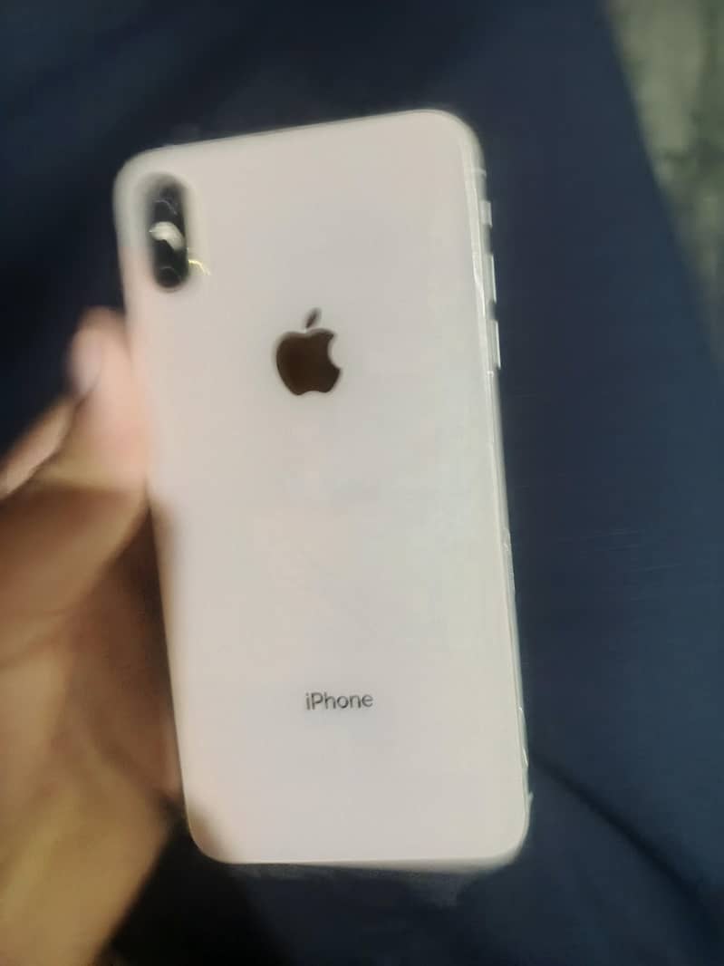 Apple iPhone XS Max 3