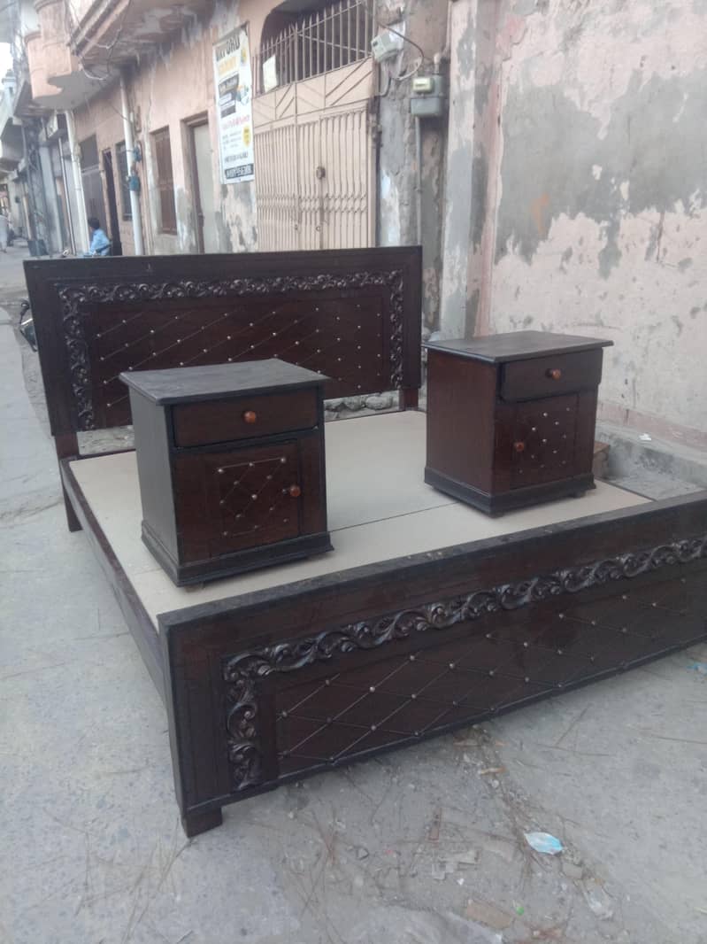 Double Bed with side tables 0