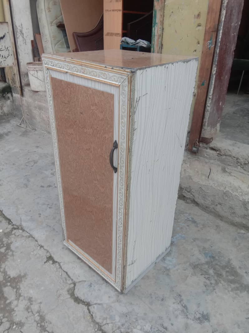 Double Bed with side tables 9