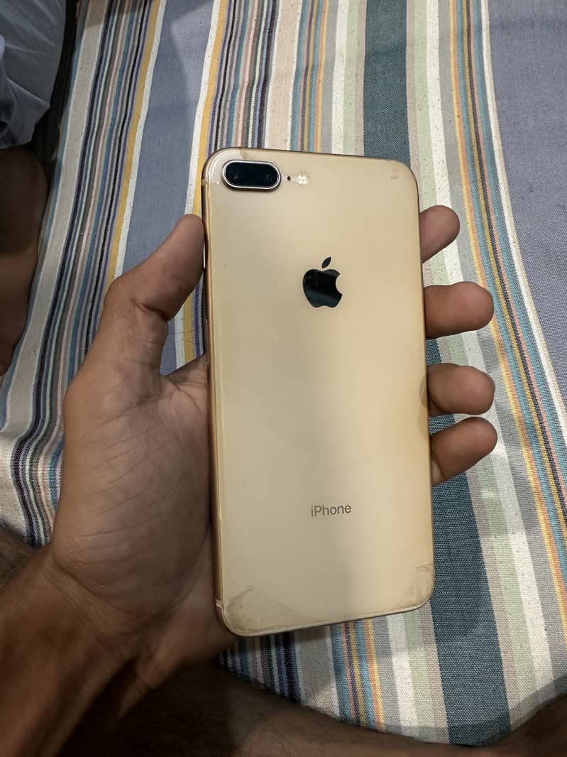Apple iPhone 8 Plus 0