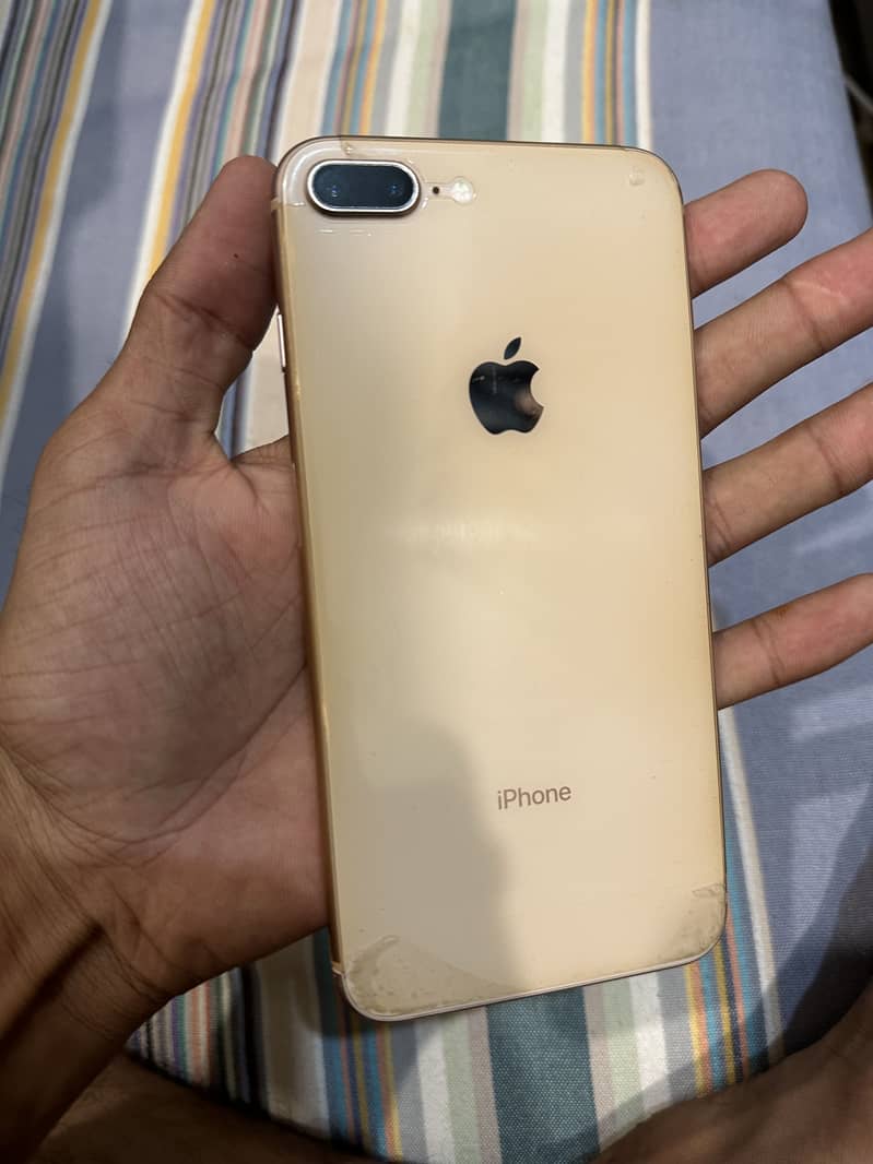 Apple iPhone 8 Plus 1