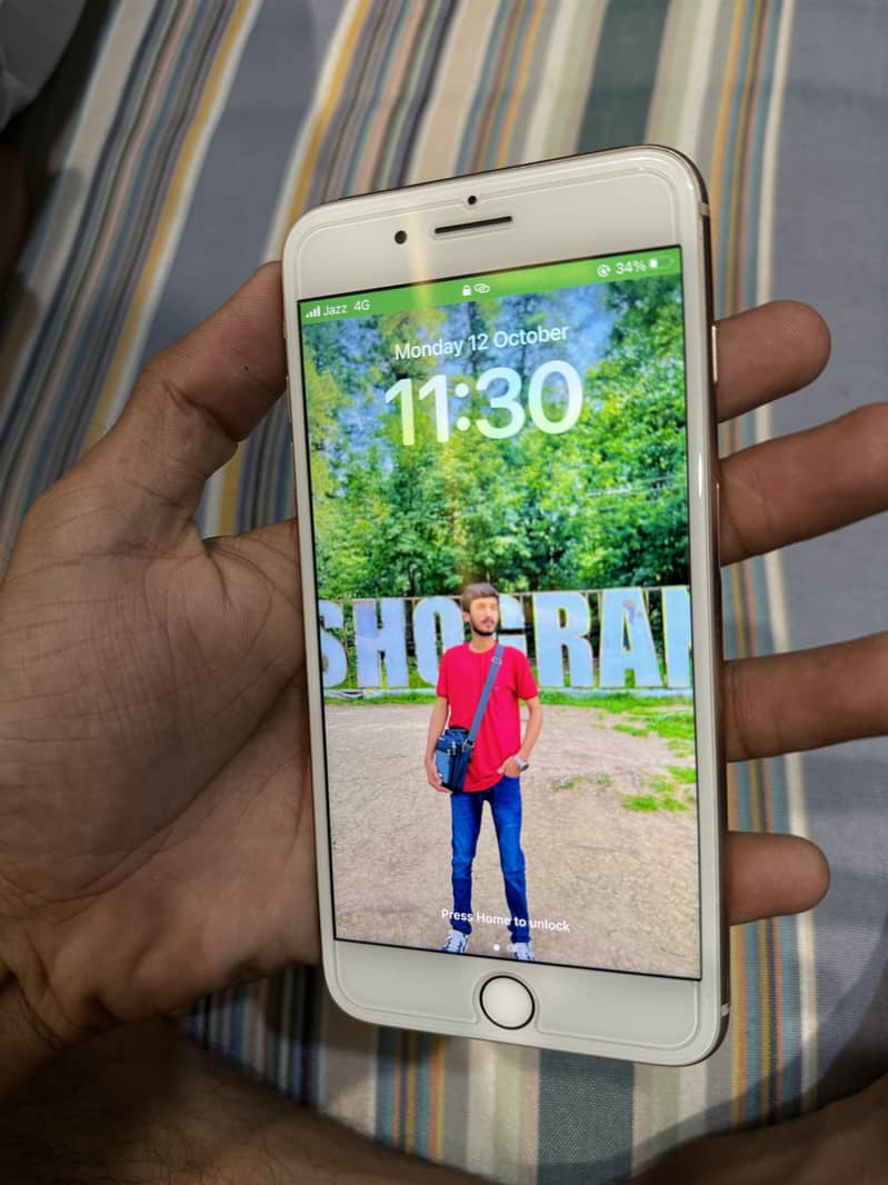 Apple iPhone 8 Plus 6