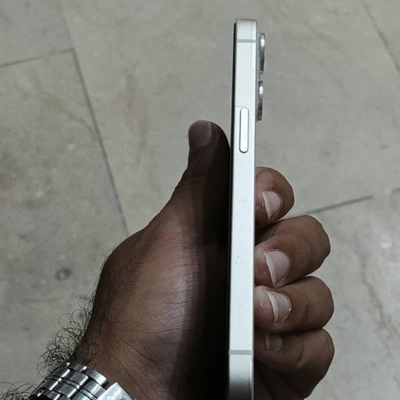Apple iPhone 13 3