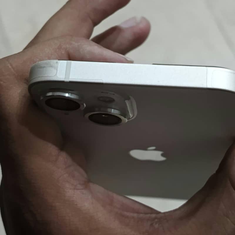 Apple iPhone 13 5