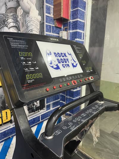 Commercial Treadmill for sale. . for ph: /0/3/2/1/5/4/2/2/5/4/1