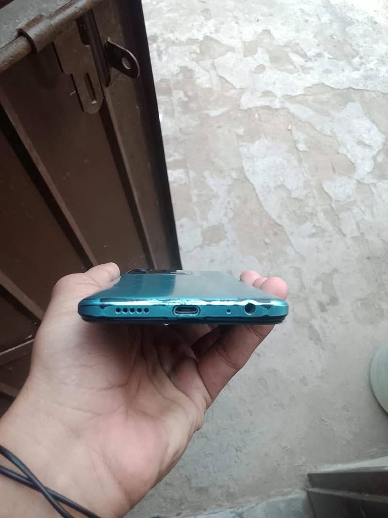 Tecno Spark 8C 3