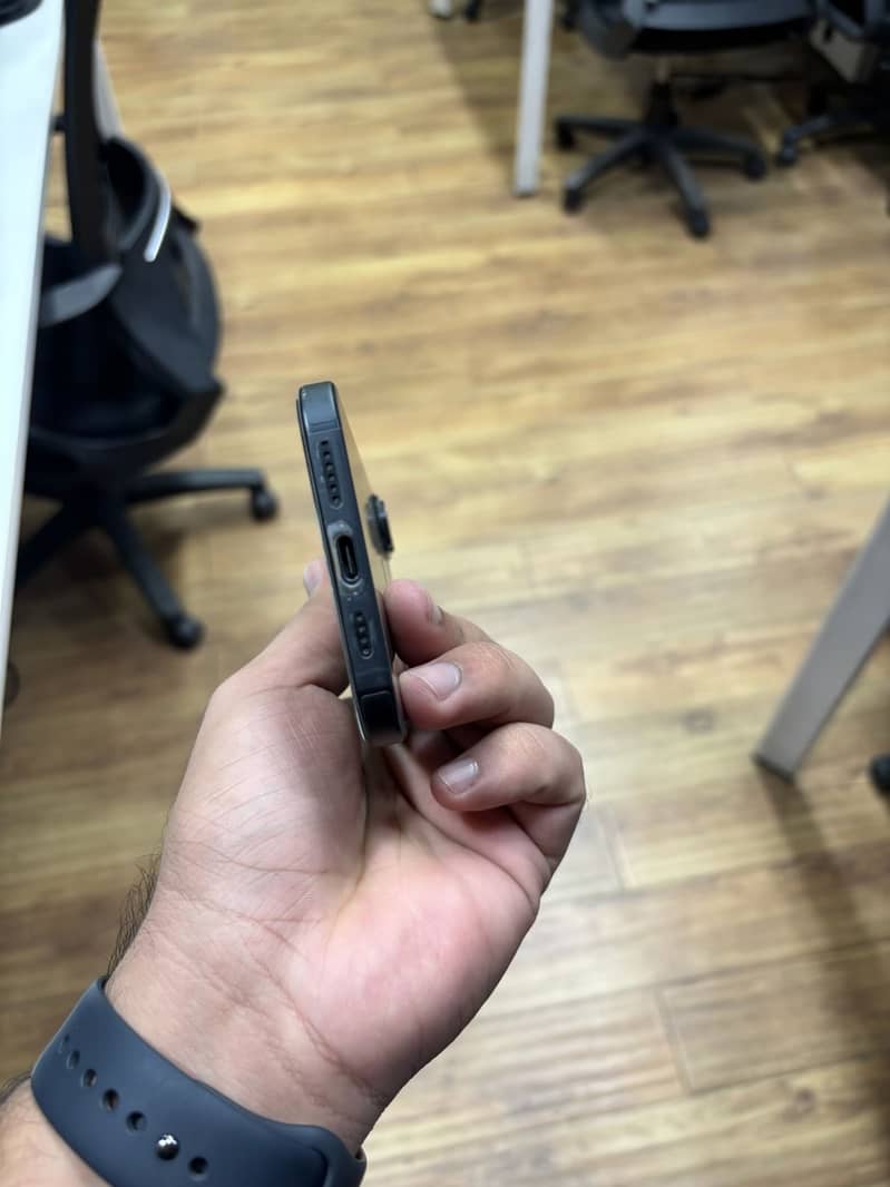 Apple iPhone 16 Plus 5