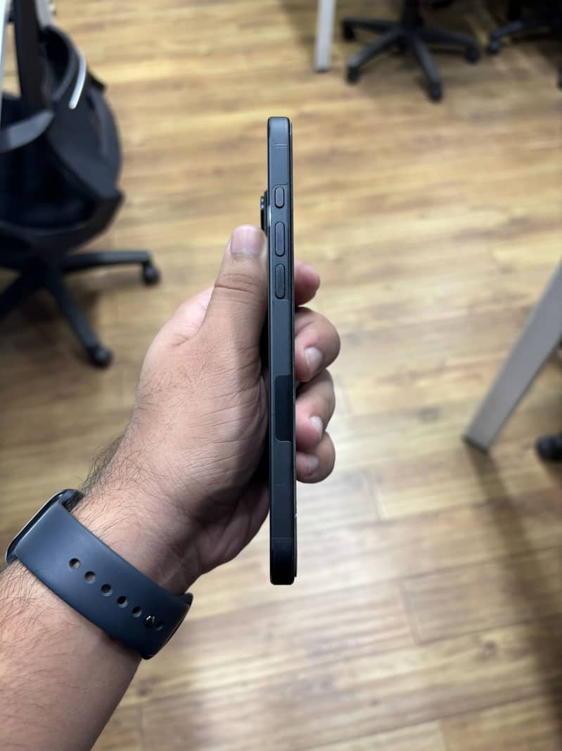 Apple iPhone 16 Plus 6