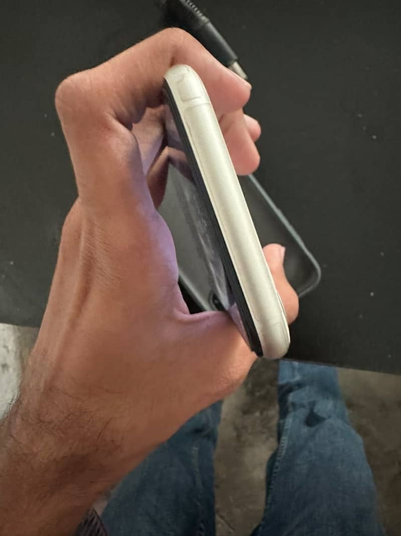 Apple iPhone 11 9