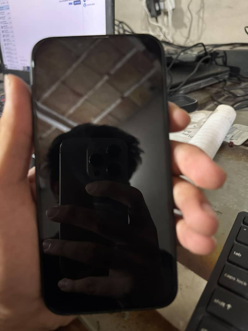 Apple iPhone 13 2