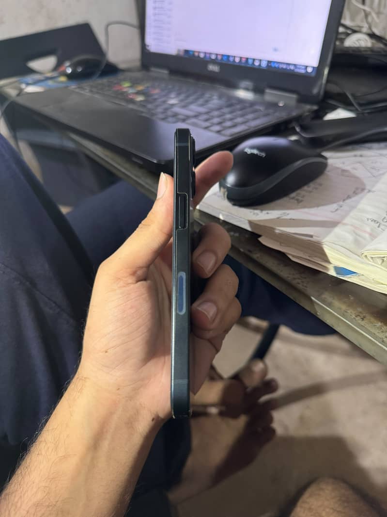 Apple iPhone 13 3