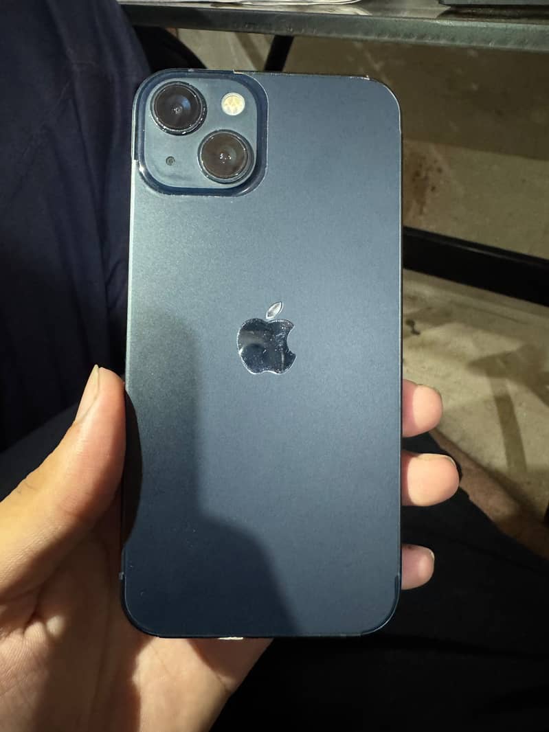 Apple iPhone 13 4