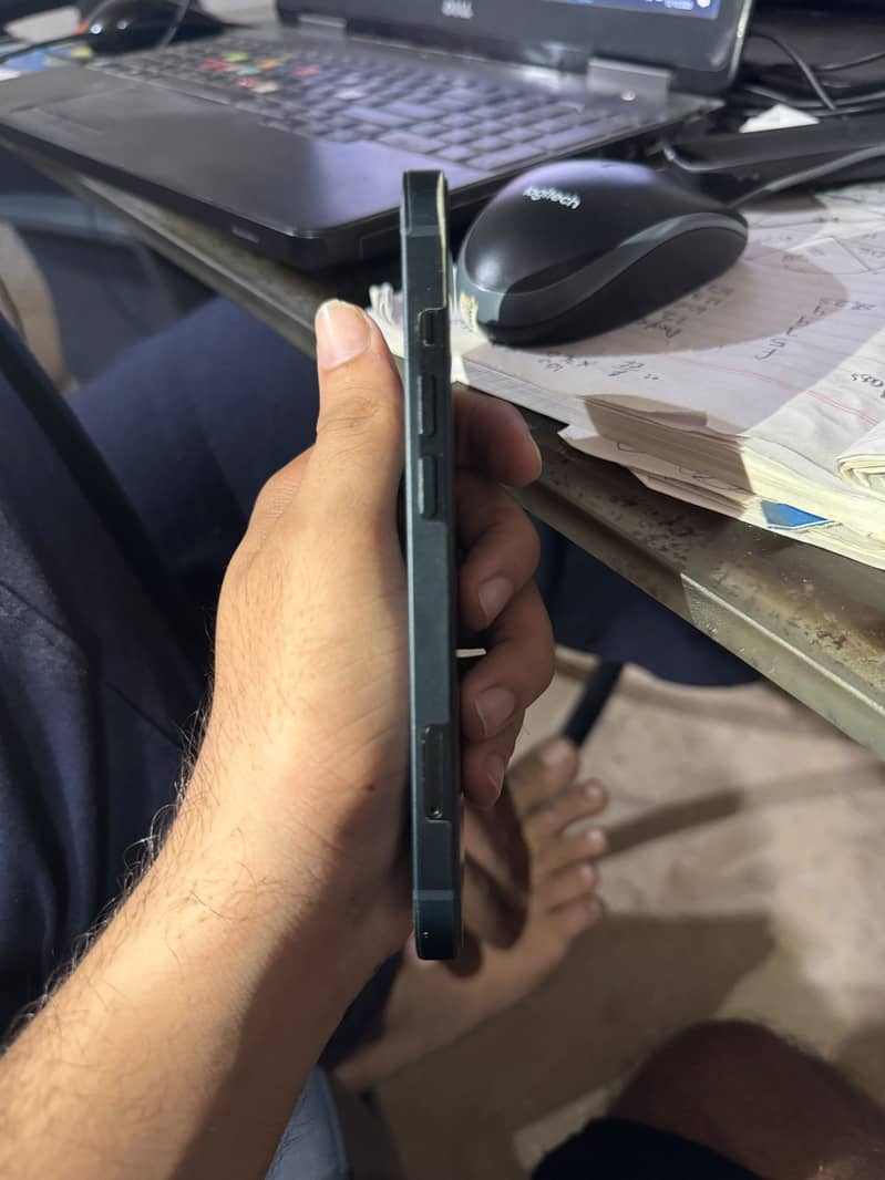 Apple iPhone 13 5