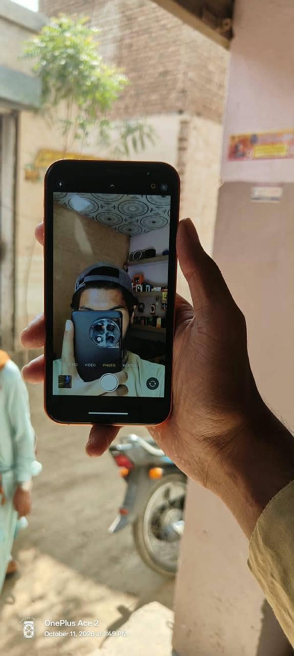 Apple iPhone XR 10