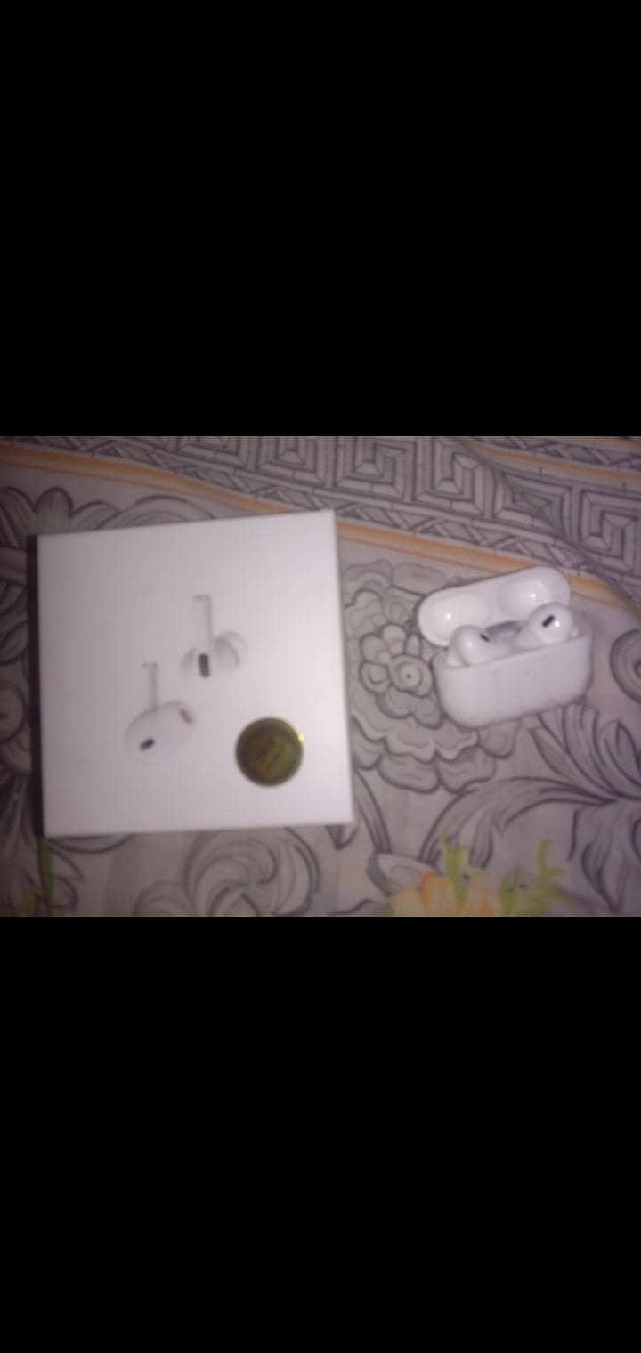 ear buds 0