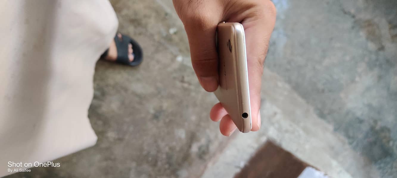 OPPO A37 5