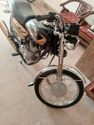 Honda 125 spical edition