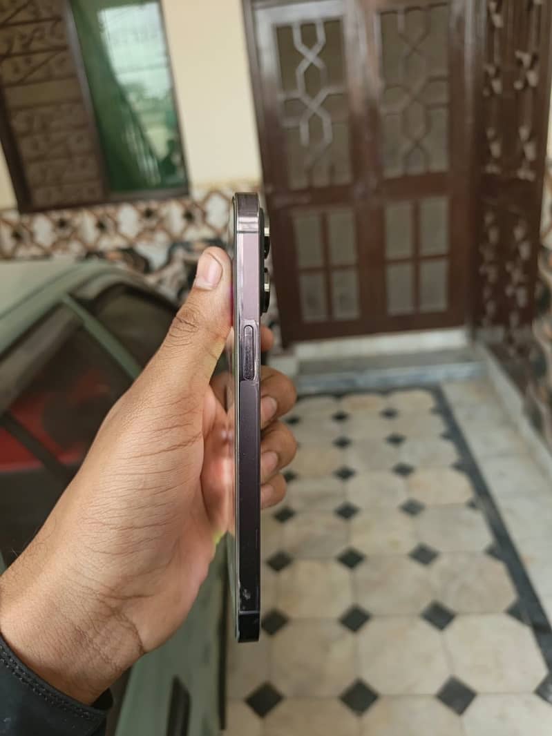 Apple iPhone 14 Pro Max 2