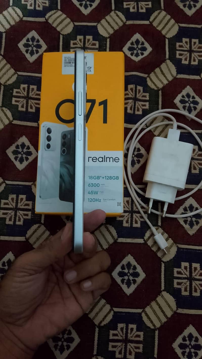 Realme C71 3