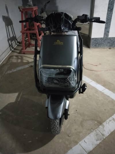 crown firefly grey colour with safeguard only 132km Chali hai
