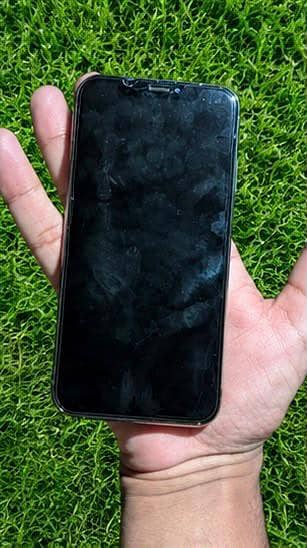 Apple iPhone XS 1
