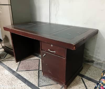 Exactive office table for sale